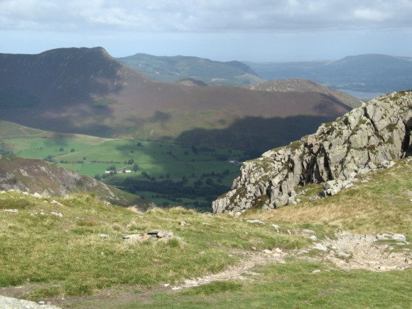 [IMG_0063+-+View+towards+Causey+Pike+and+Newlands+Valley.jpg]
