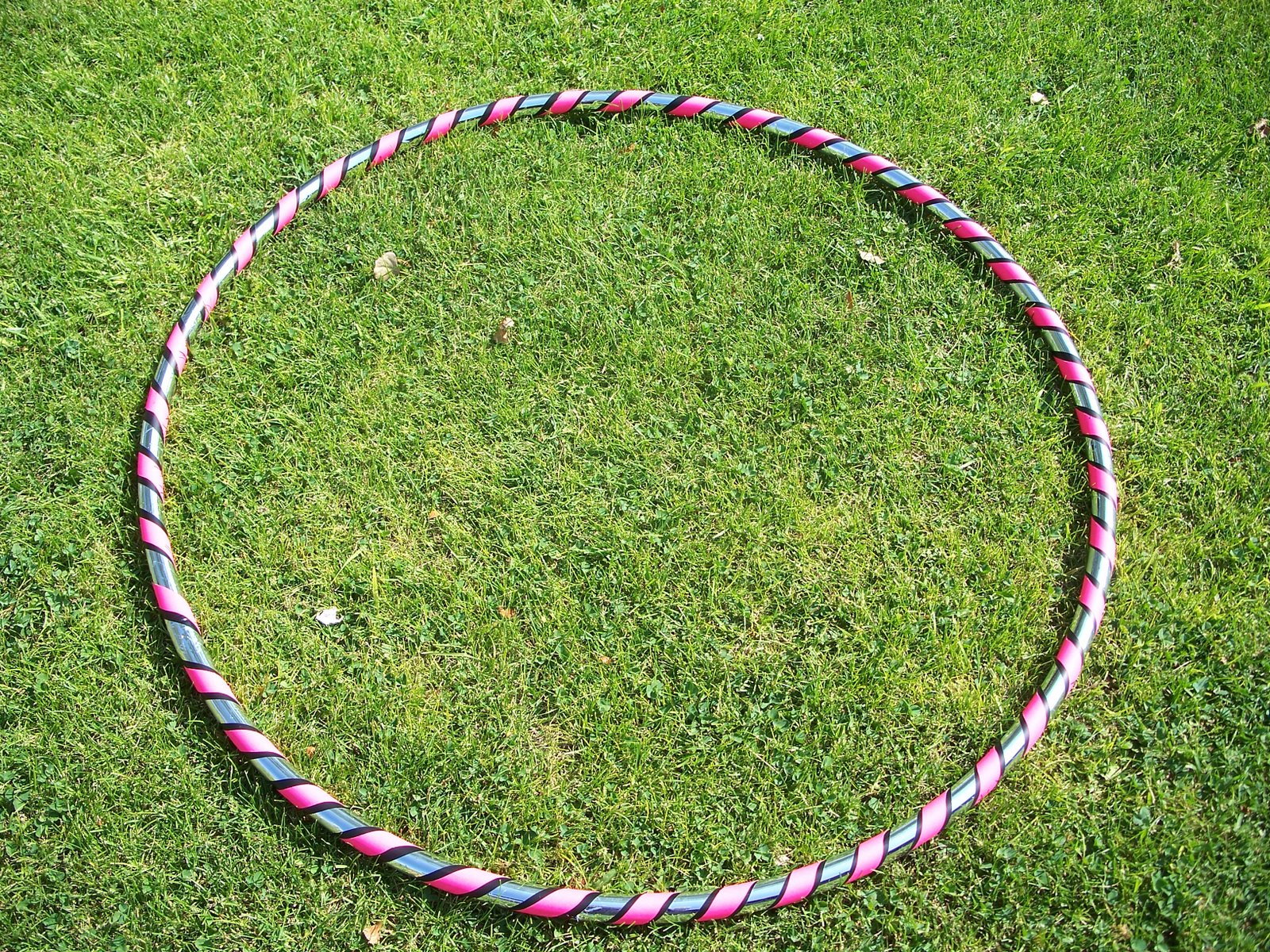 [hula+hoops+001.jpg]