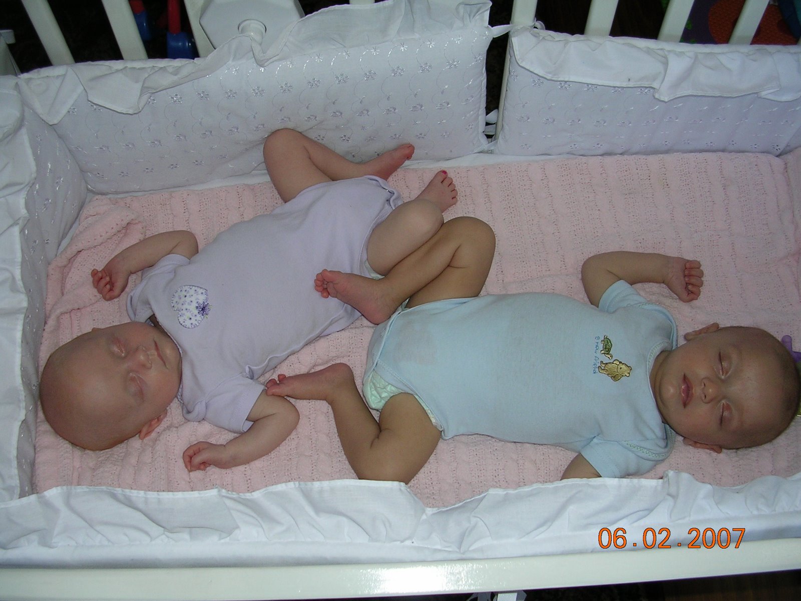 [Kate+and+Ty+in+their+cradle+1.jpg]