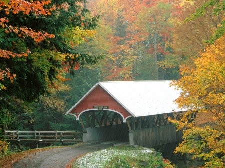 [1205690477_flume-covered-bridge-in-autumn.jpg]