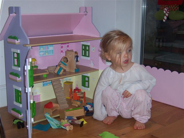 [phoebe+and+dolls+house.jpg]