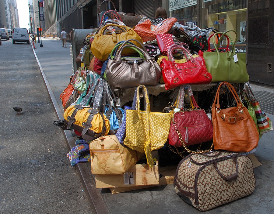 [handbags+for+sale+sm.jpg]