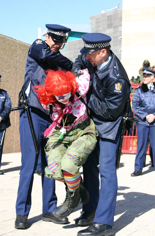 [clown_arrest.jpg]
