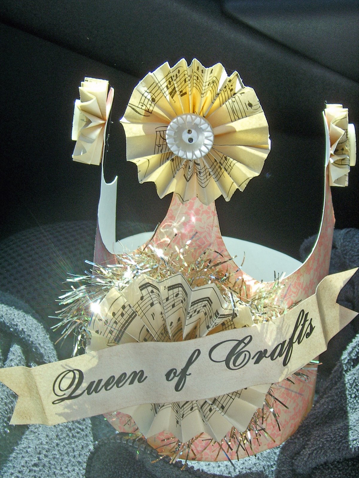 [queen+crown.JPG]