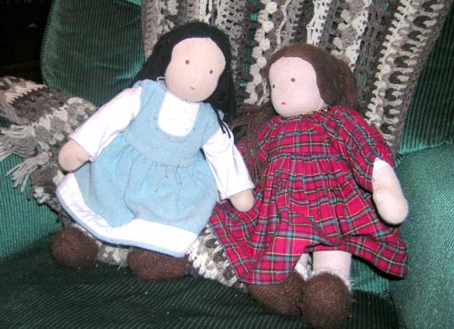[two+dolls.jpg]