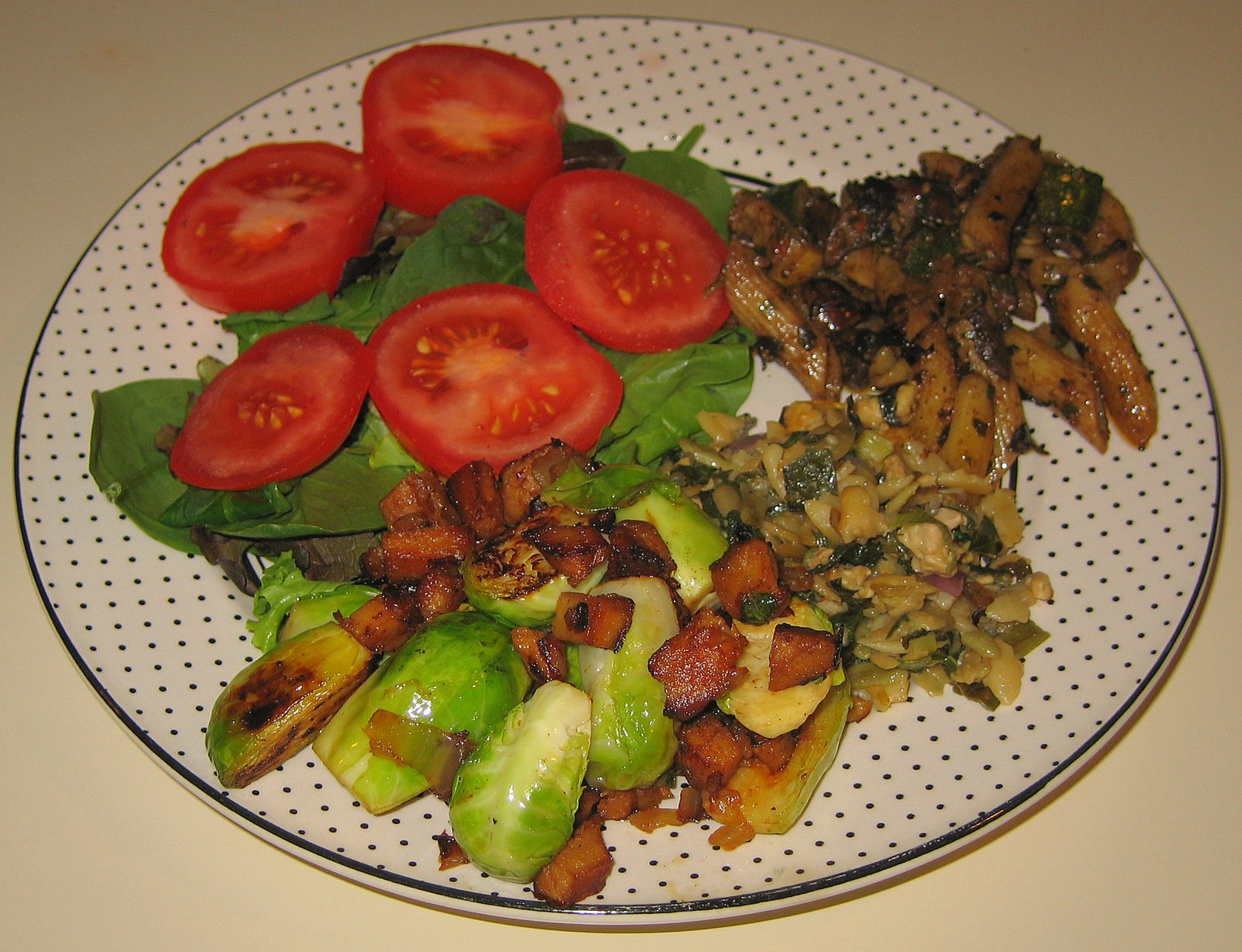[20070615+Brussels+Sprouts+with+Crunchy+Seitan,+Leftovers.jpg]