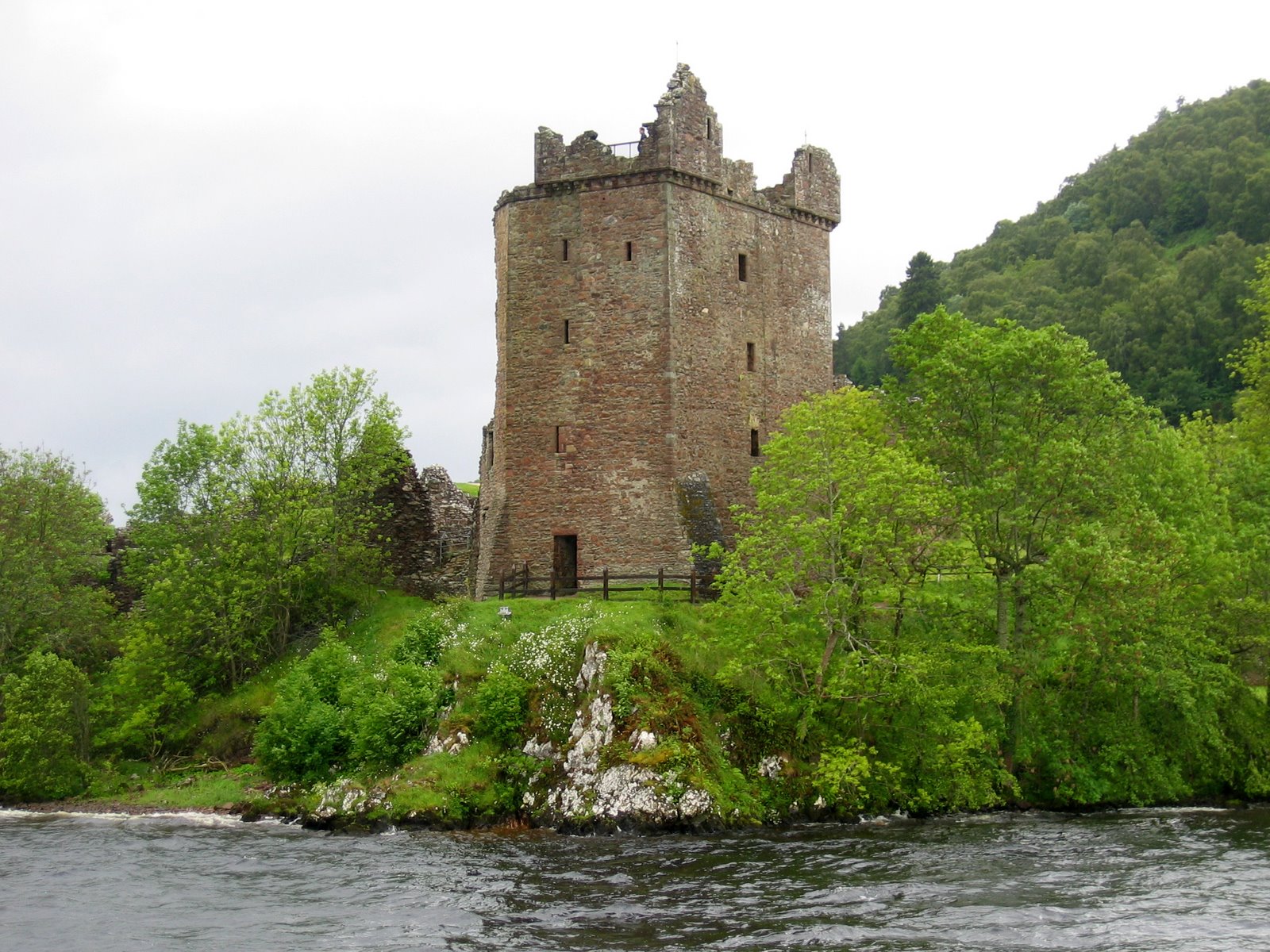 [34+Urquhart+Castle+4+-+Loch+Ness.jpg]