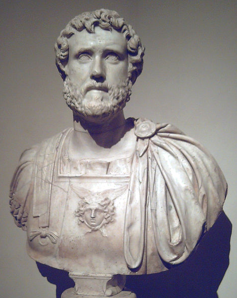 [477px-Antoninus_Pius1.jpg]