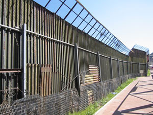 [border_fence.jpg]