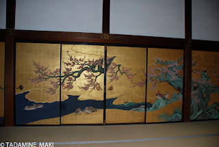 Sliding papered door with some picture and gold leaves, Daikakuji Temple