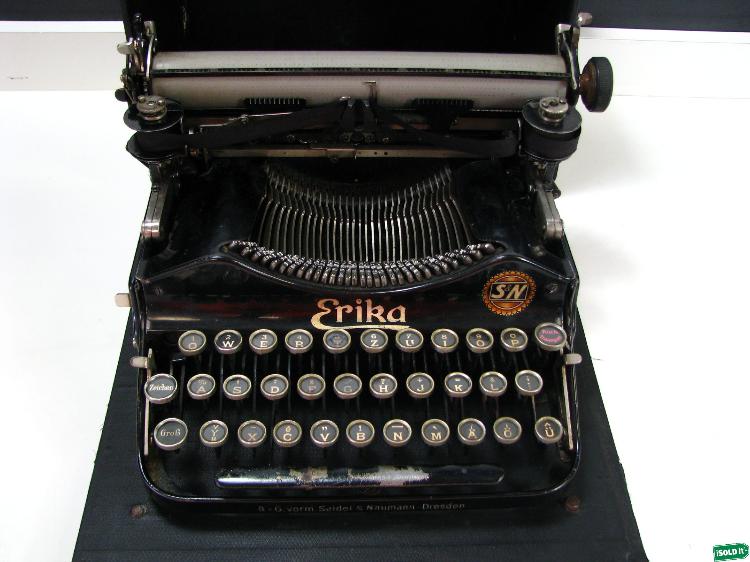 [erika-typewriter.jpg]