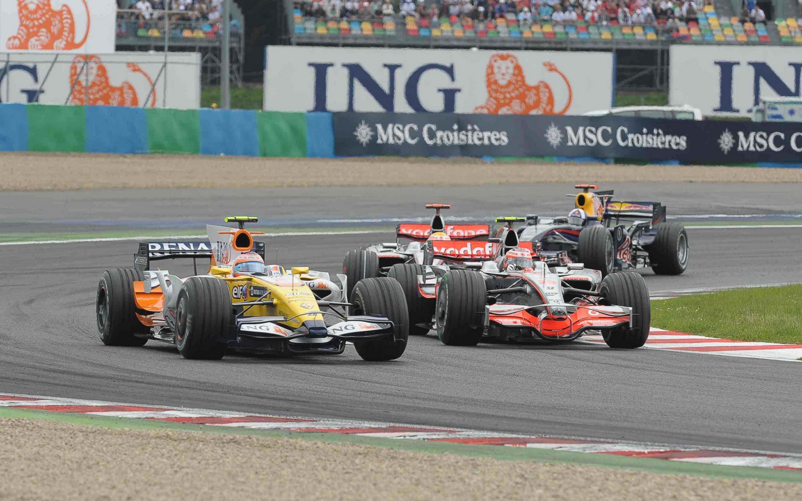 [Sunday+Race+in+France+Magny+Cours,+F1+2008+94.jpg]