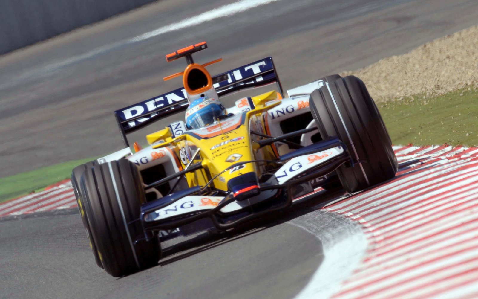 [Fernando+Alonso+Renault+Saturday+Qualifying+session+France+Magny+Cours,+F1+2008++27.jpg]