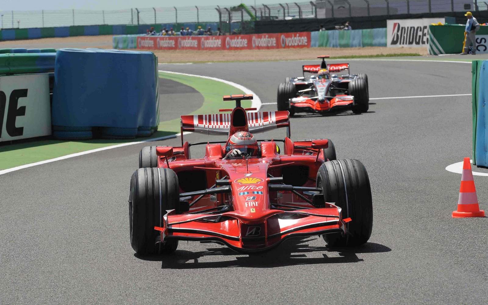 [Kimi+Räikkönen+Ferrari+Saturday+Qualifying+session+France+Magny+Cours,+F1+2008++23.jpg]