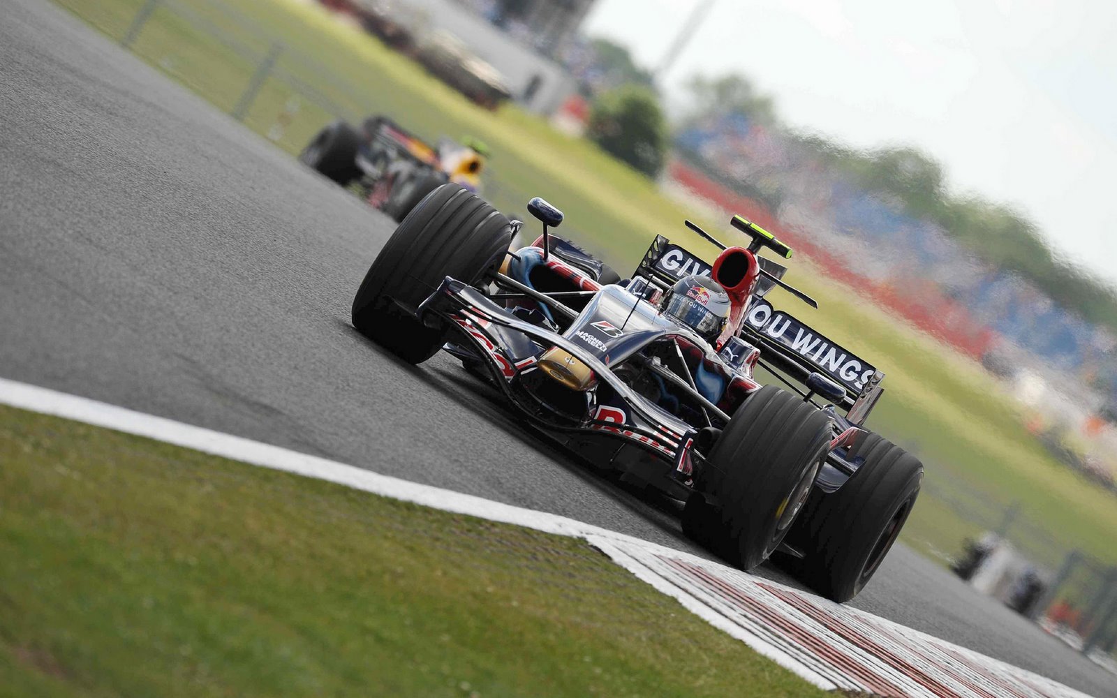 [Sebastian+Vettel+Toro+Rosso+British+Grand+Prix,+Silverstone+Friday+Free+Practise+18.jpg]
