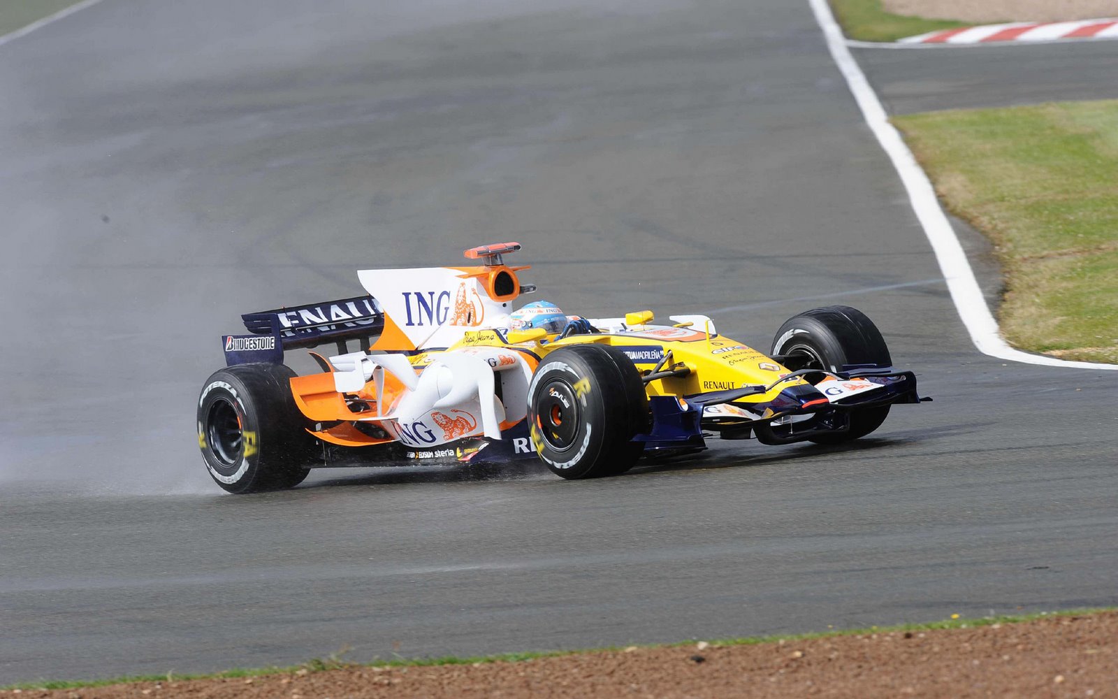 [Fernando+Alonso+Fernando+Alonso+Renault+British+Grand+Prix,+Silverstone+Saturday+Qualification+31.jpg]