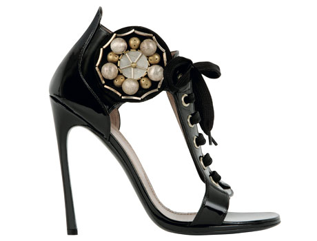 [Yves+Saint+Laurent+sandal+in+black+patent+leather465.jpg]