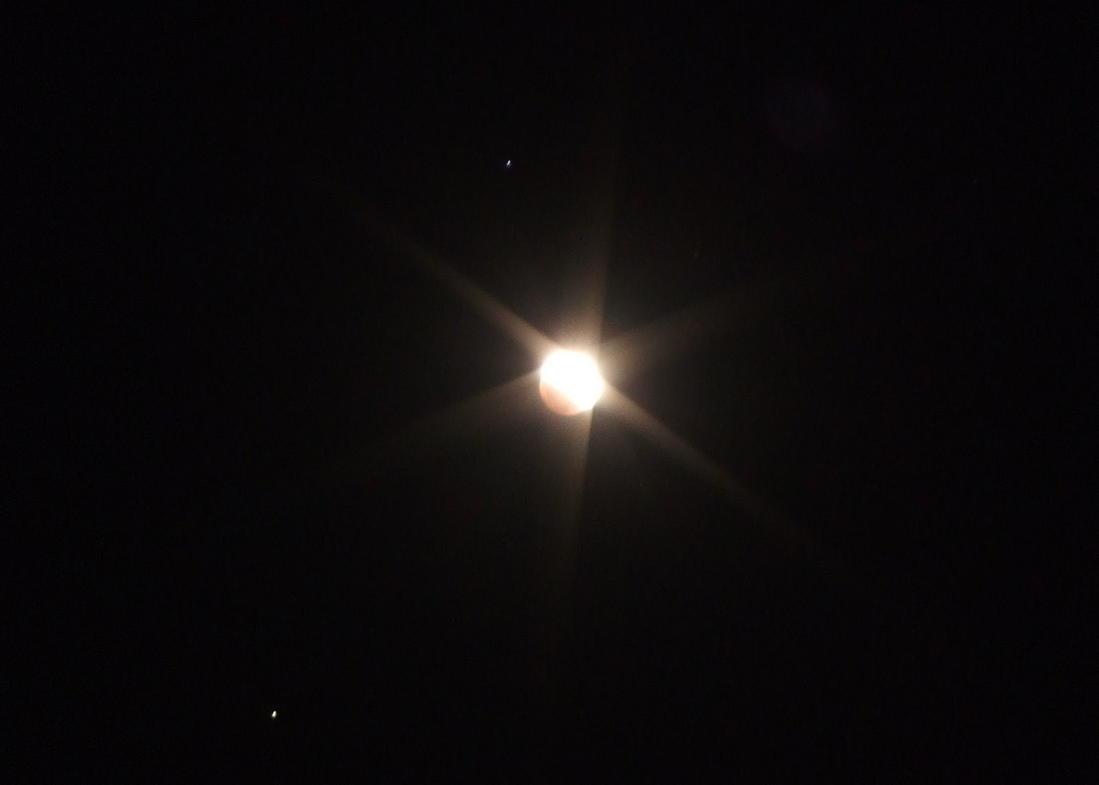 [lunar+eclipse+006.jpg]