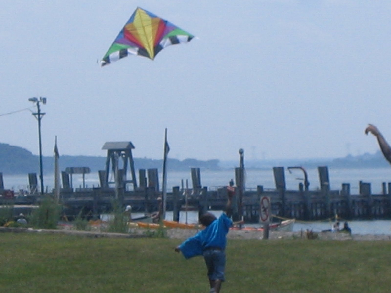 [Flying+his+first+kite+ever+(Shelburne).jpg]