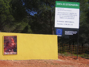 [Cartel+empresa+Sierra+del+Oro+que+organizó+safarís+ilegales+tigres_+y+leones+en+Extremadura+y+cartel+junta+de+monte+consorciado+en+finca+sierra+del+Palo+red.jpg]