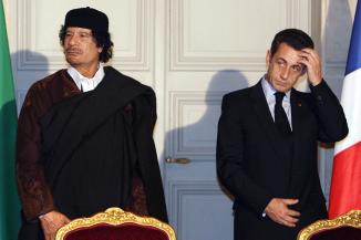 [Qaddafi+&+Sarkozy.jpg]