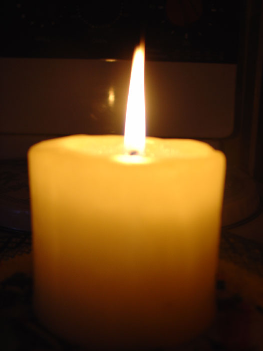 [candle01_20032005_lge.JPG]