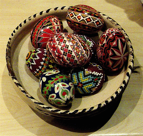 [Romanian+decorated+easter+eggs.jpg]