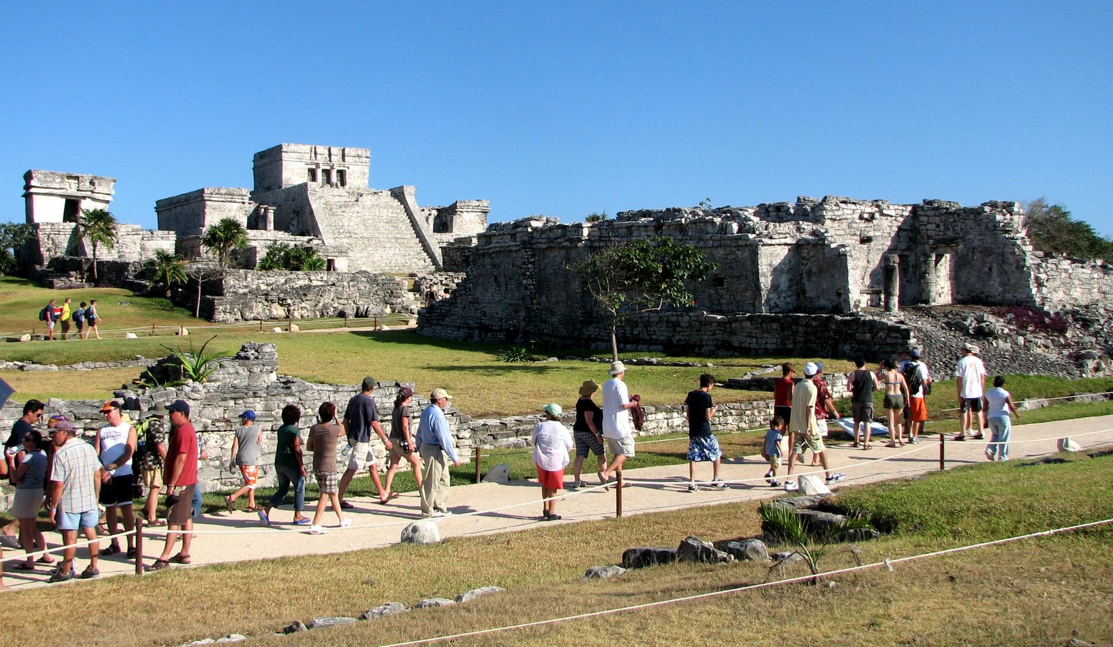 [Ancient+Mayan+Temples+in+Tulum+#1.jpg]