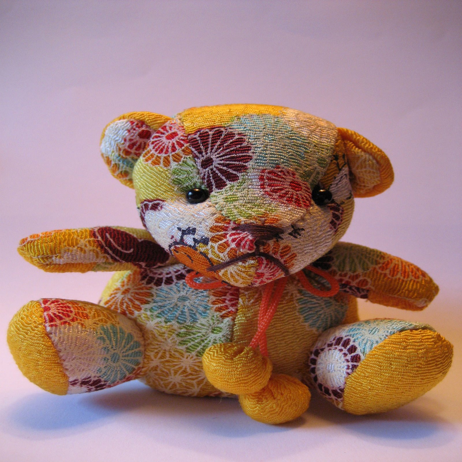 [handmade+little+flowers+teddy+bear1.jpg]