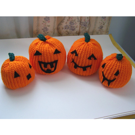 [knit+pumpkins.jpg]