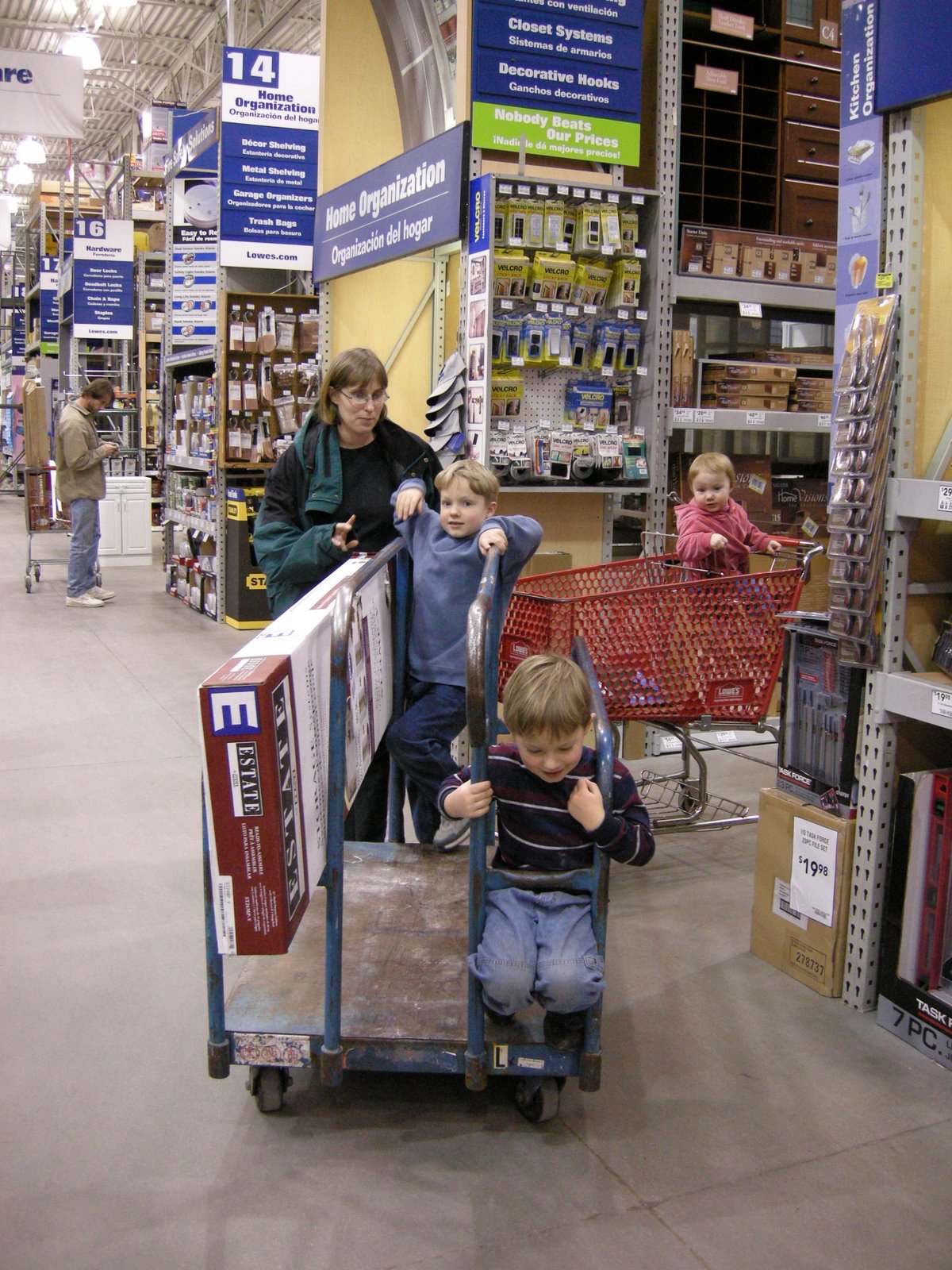 [family+at+Lowes.jpg]