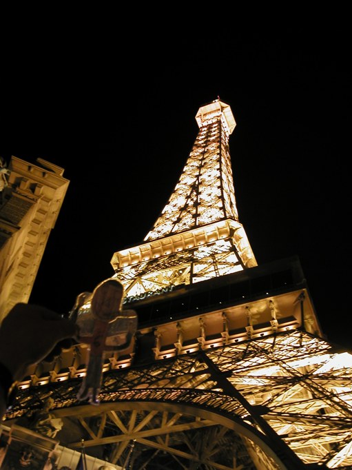[FM+Eiffel+Tower.JPG]