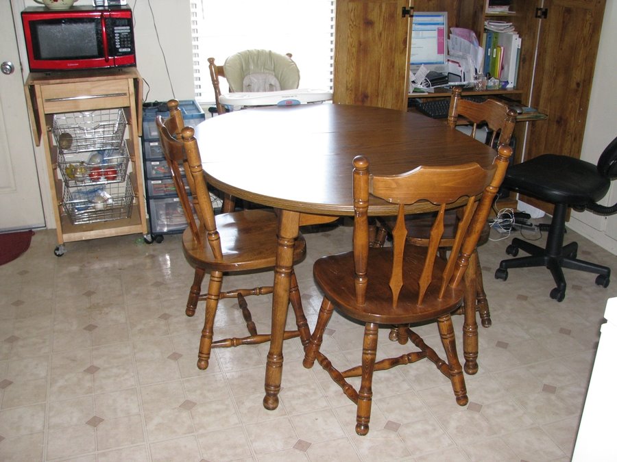 [Table+n+chairs+016.jpg]