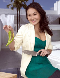 [sara+nguyen+top+chef+slicing+pepper.jpg]