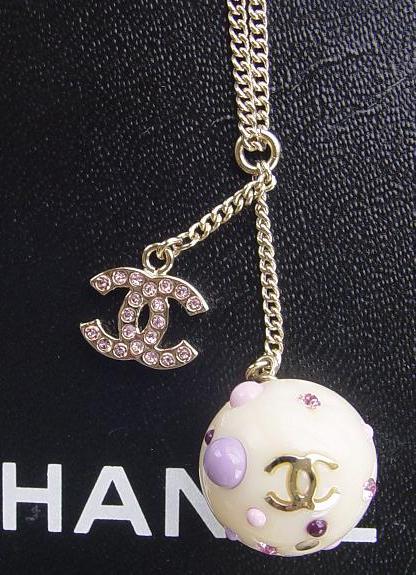 [chanel06anecklace28.jpg]