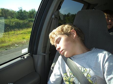 [Hay+asleep+in+car.JPG]