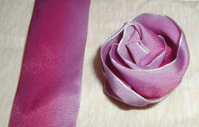 طريقة عمل الورود بالشرائط Varigated+purple+rose
