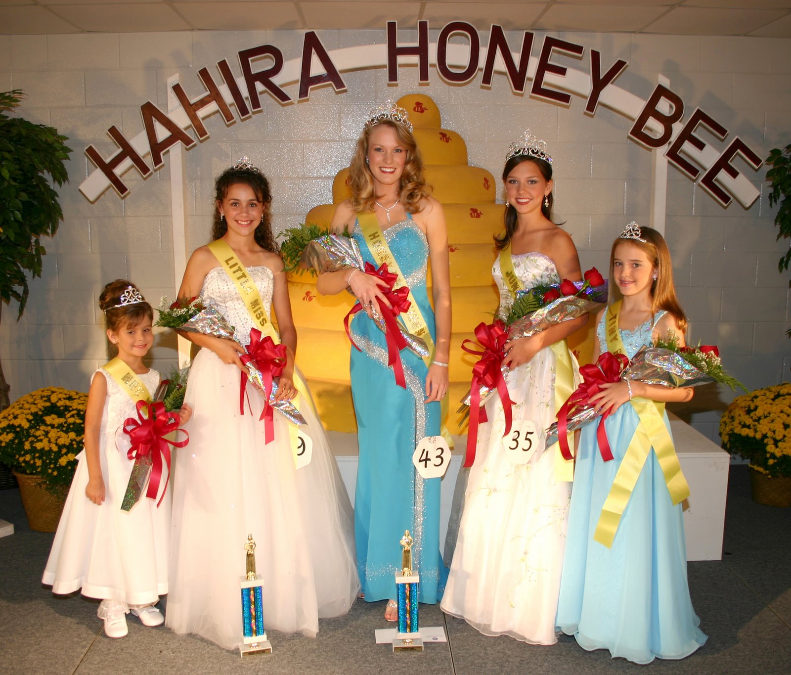 [2005+HoneyBee+pageant.jpg]