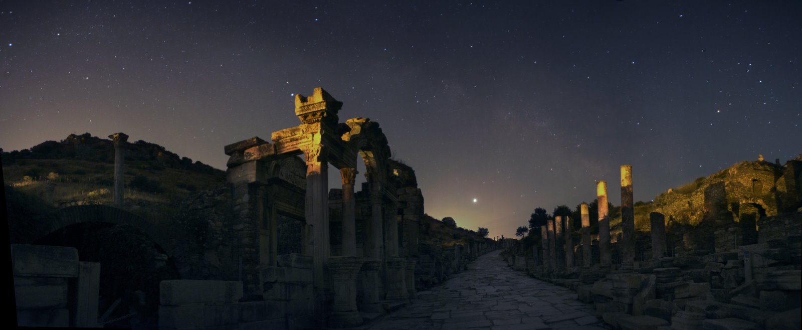 [Ephesus+at+night]