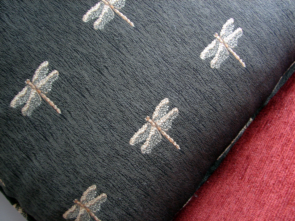 [dragonfly+pillow.jpg]