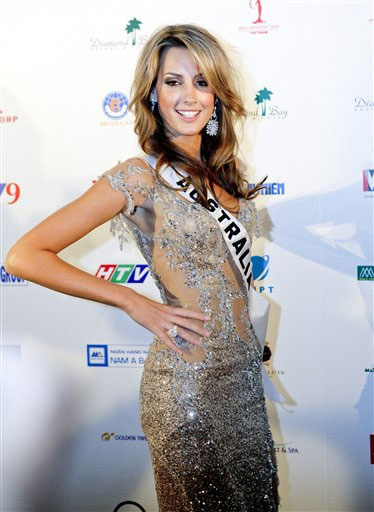[Miss+Universe+Australia+2008+Laura+Dundovic.jpg]