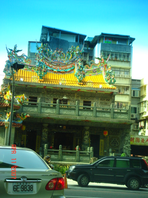 [Streetside+temple+on+Civic+Blvd,+Taipei,+Taiwan+(1).JPG]