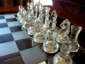 [glass_chess_set.jpg]