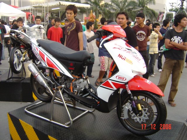 Gambar modifikasi motor: Modified Yamaha Mio from Thailand