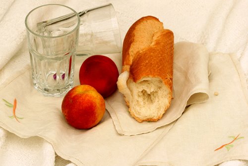 [bread+on+table.jpg]