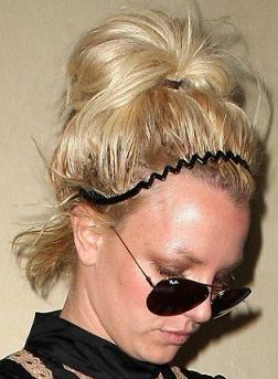 [Britney's+formal+updo.jpg]