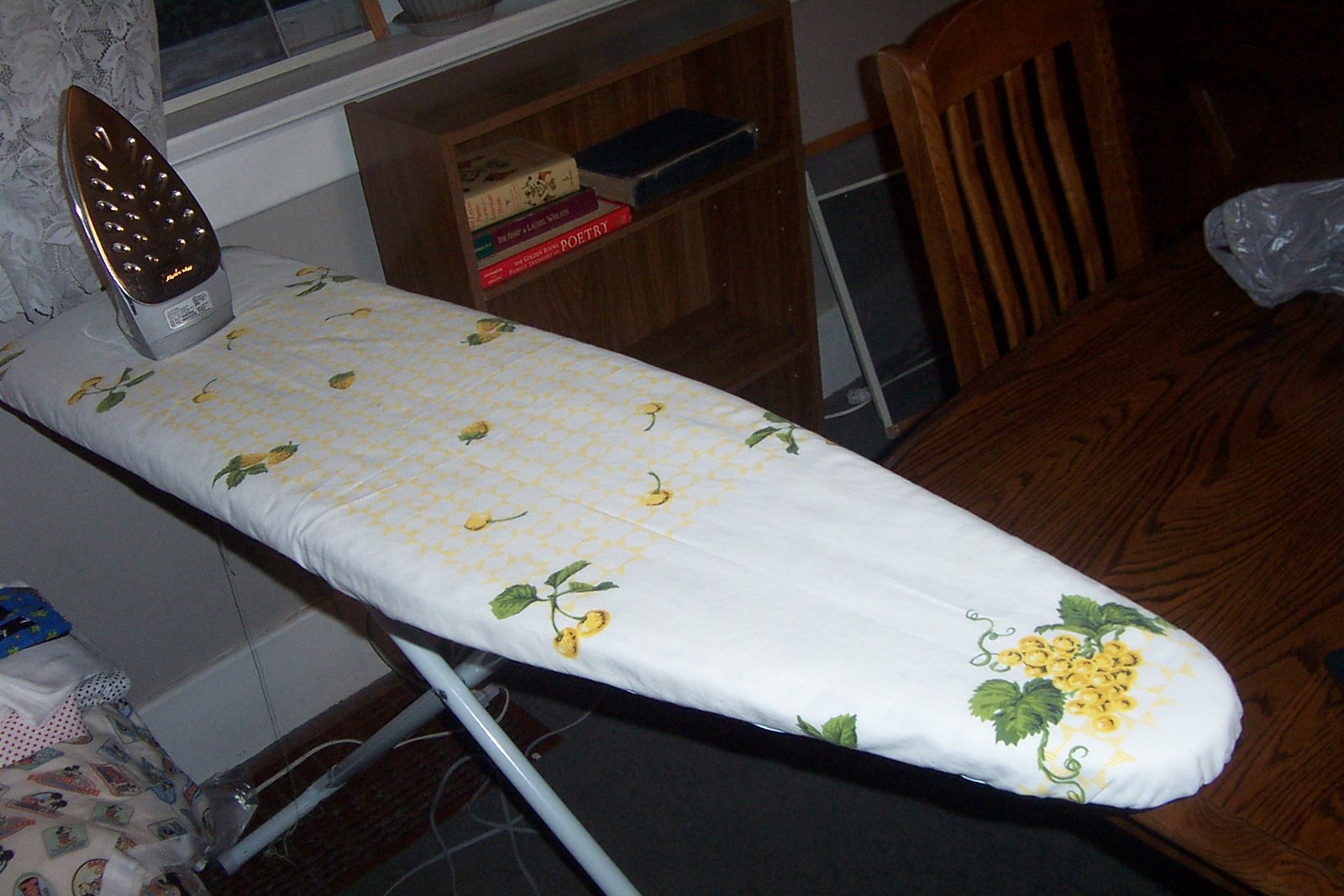 [ironing+board+tutorial_1853.JPG]