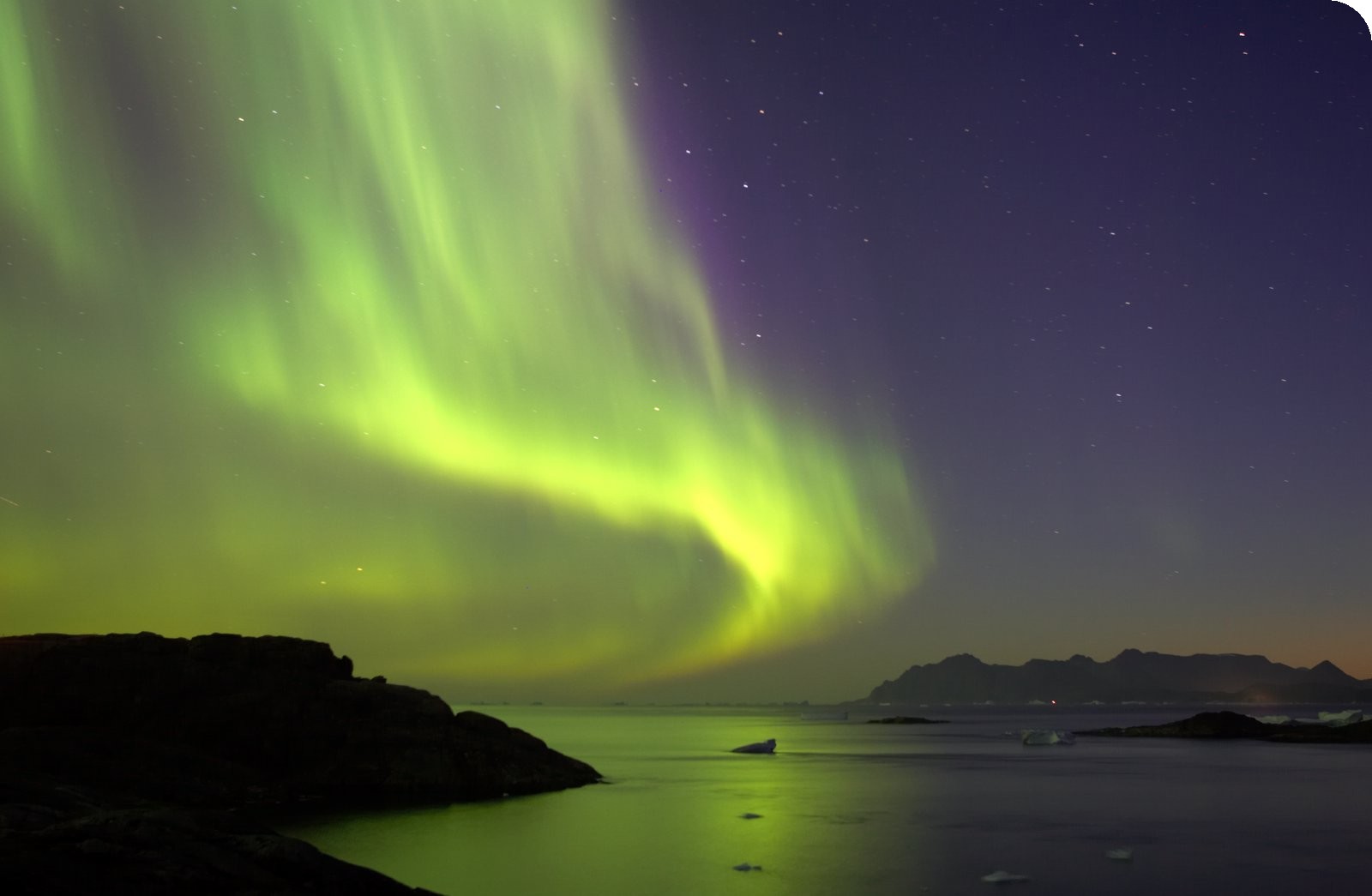 [Northern+Lights+over+the+fjords.jpg]