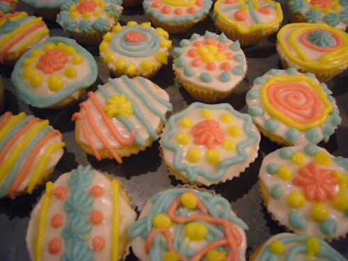 [cupcakes2.jpg]