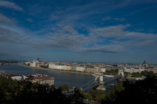 [MW-Hungary-Budapest-20061004-9775.jpg]